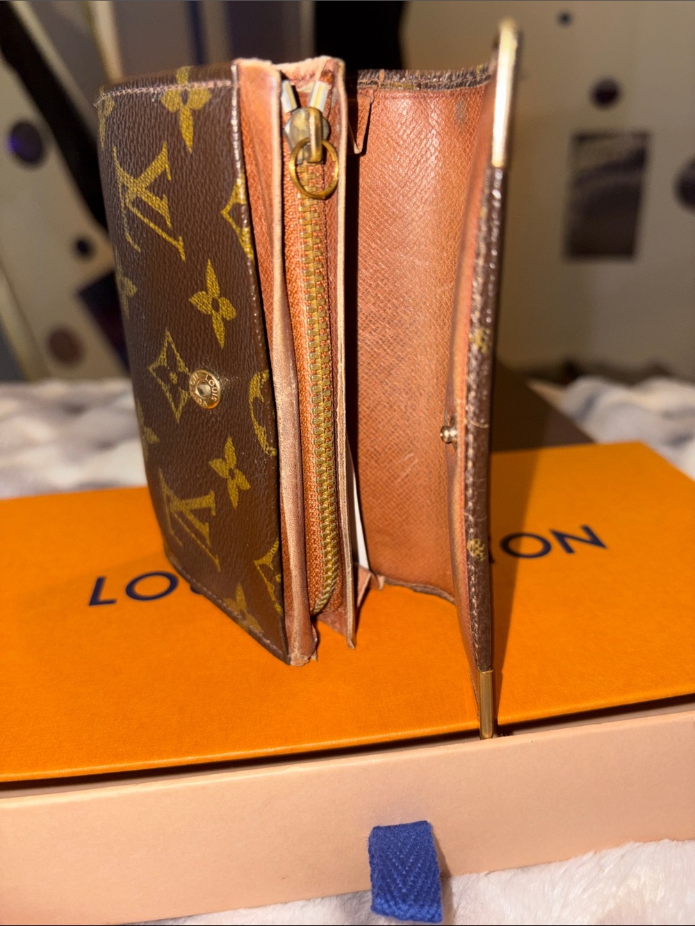 Louis Vuitton Monogram Canvas Compact Wallet - Brown/Gold Accents - Picture 4 of 5